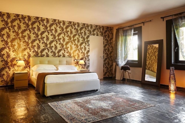 Hotel MAANJA Lake Front Suite and Restaurant